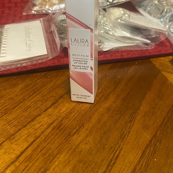 Laura Geller Lipstick /In The Buff - Picture 2 of 5